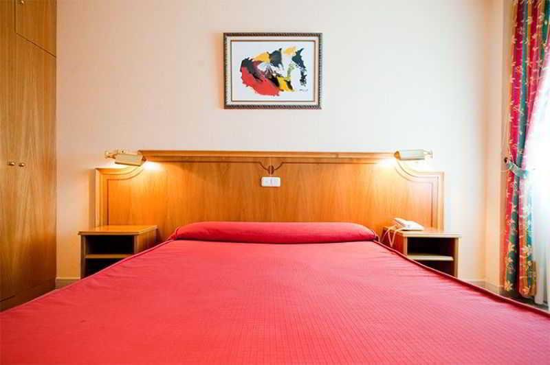 Hotel Rey Arturo Burgos Villagonzalo Pedernales Esterno foto