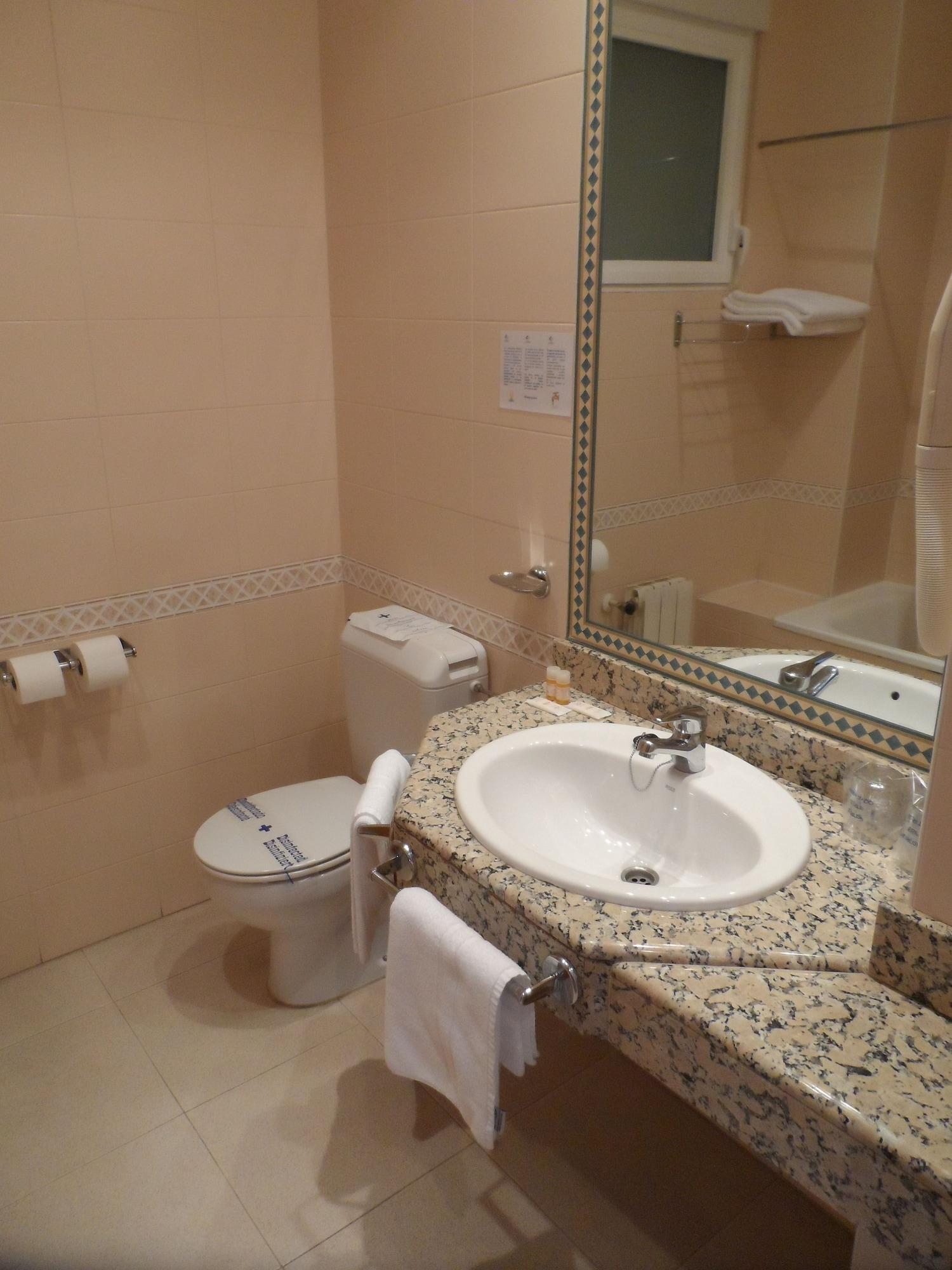 Hotel Rey Arturo Burgos Villagonzalo Pedernales Esterno foto