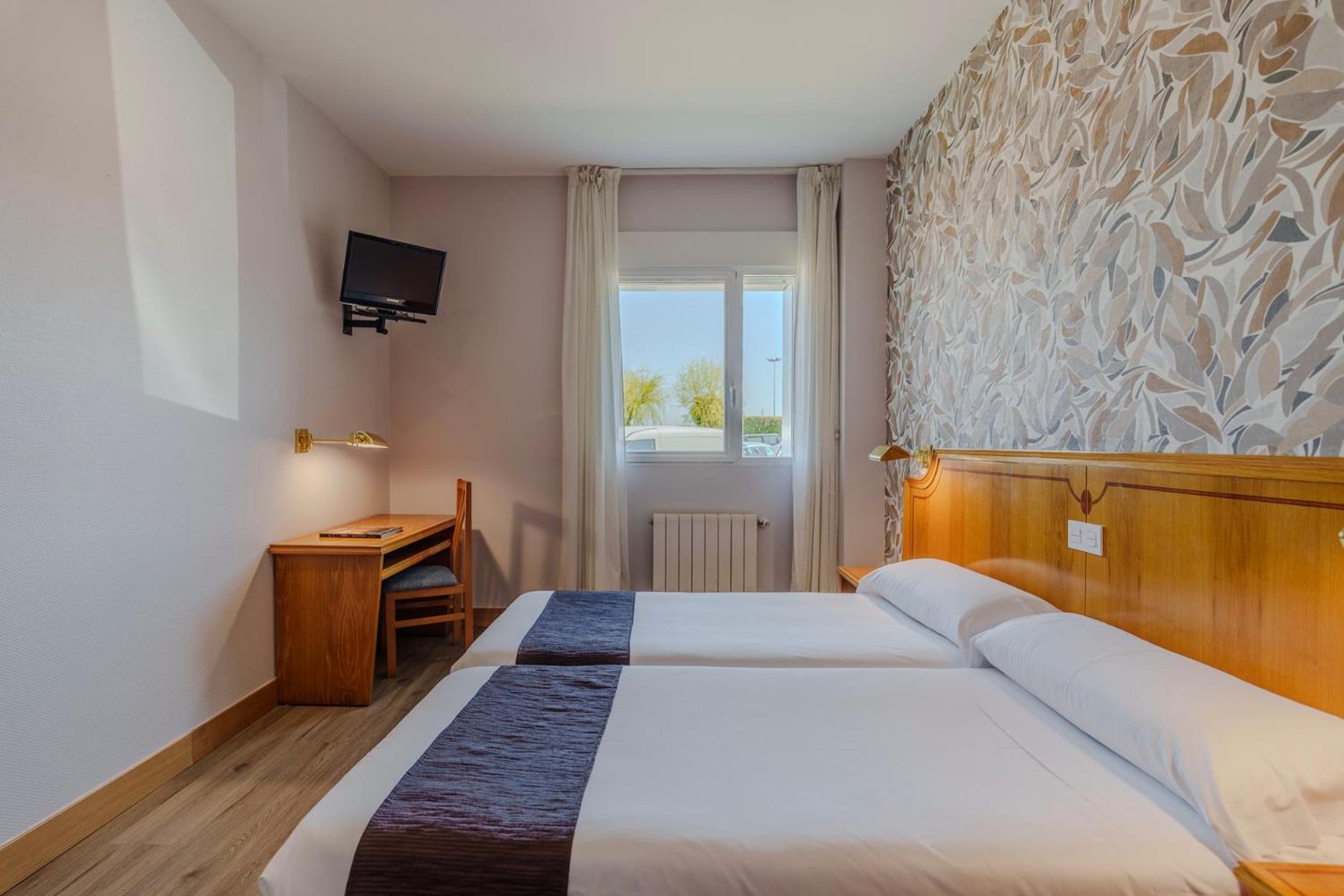 Hotel Rey Arturo Burgos Villagonzalo Pedernales Esterno foto