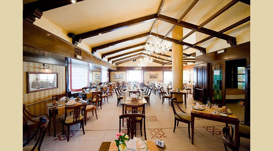 Hotel Rey Arturo Burgos Villagonzalo Pedernales Esterno foto