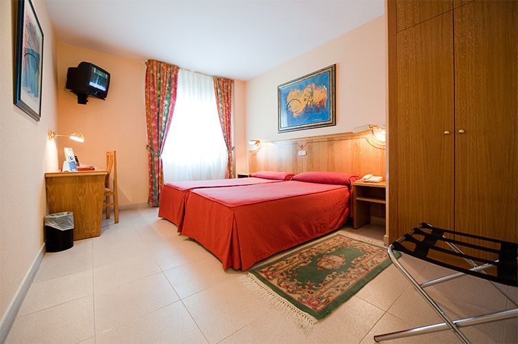 Hotel Rey Arturo Burgos Villagonzalo Pedernales Esterno foto