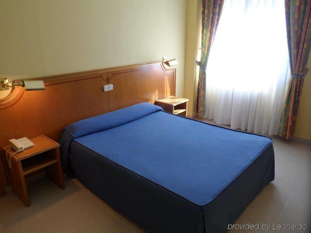 Hotel Rey Arturo Burgos Villagonzalo Pedernales Esterno foto