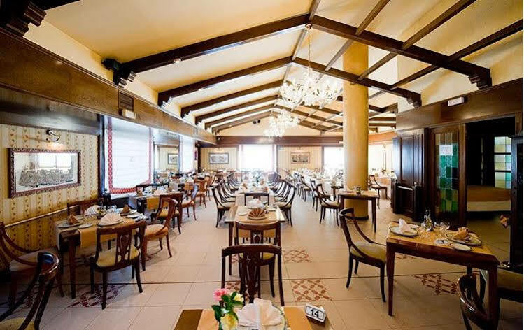 Hotel Rey Arturo Burgos Villagonzalo Pedernales Esterno foto